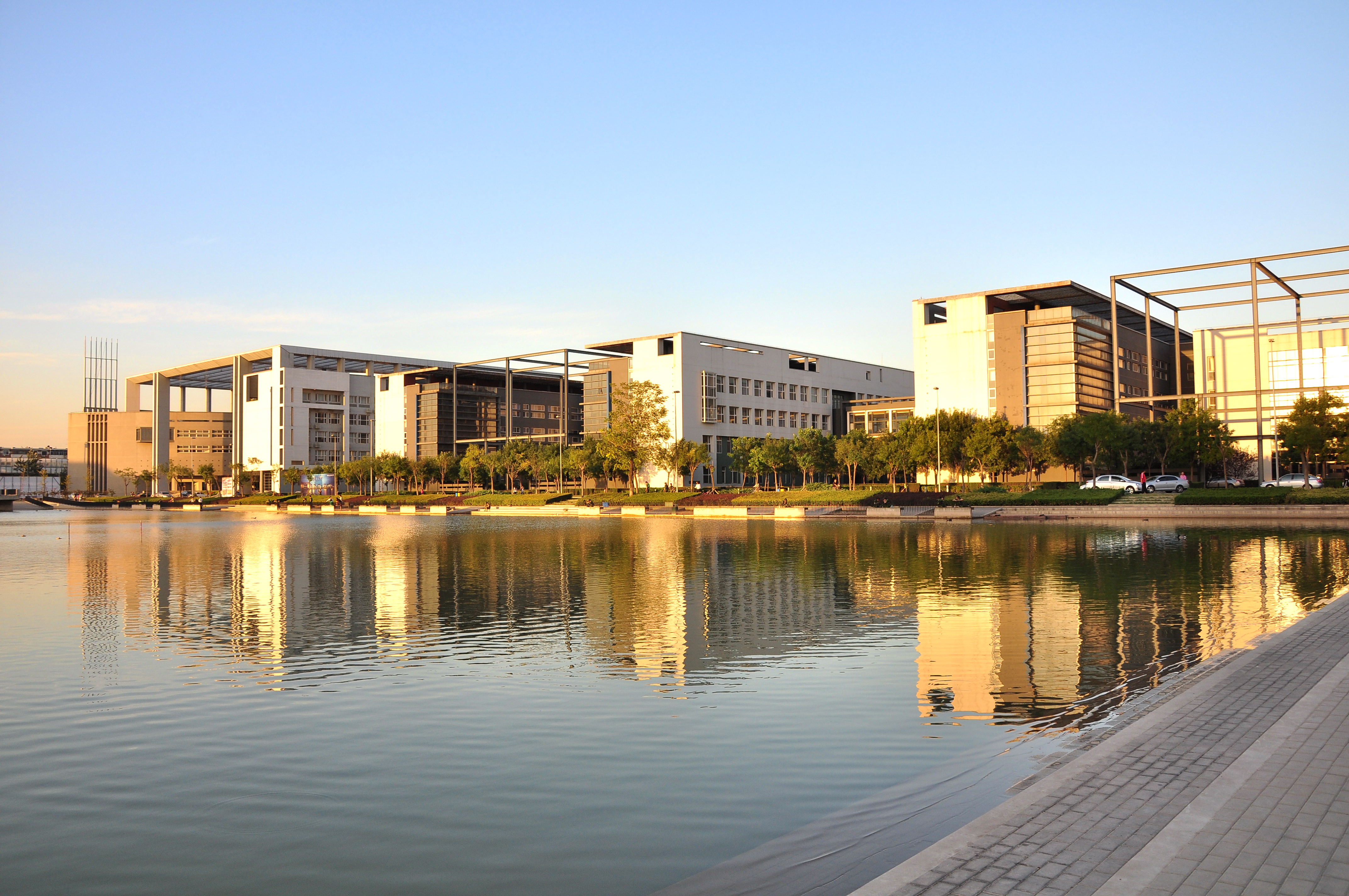 天津财经大学研究生，探索经济与管理的未来精英